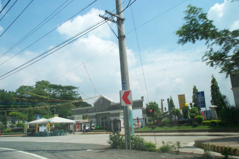 Memorial park sale! Complete with banners, loudspeakers, tent, and promotionals in the city of Antipolo. Die now pay later plan, anybody?